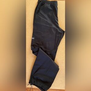 Cherokee Women’s Black Cargo Pants Size M/L